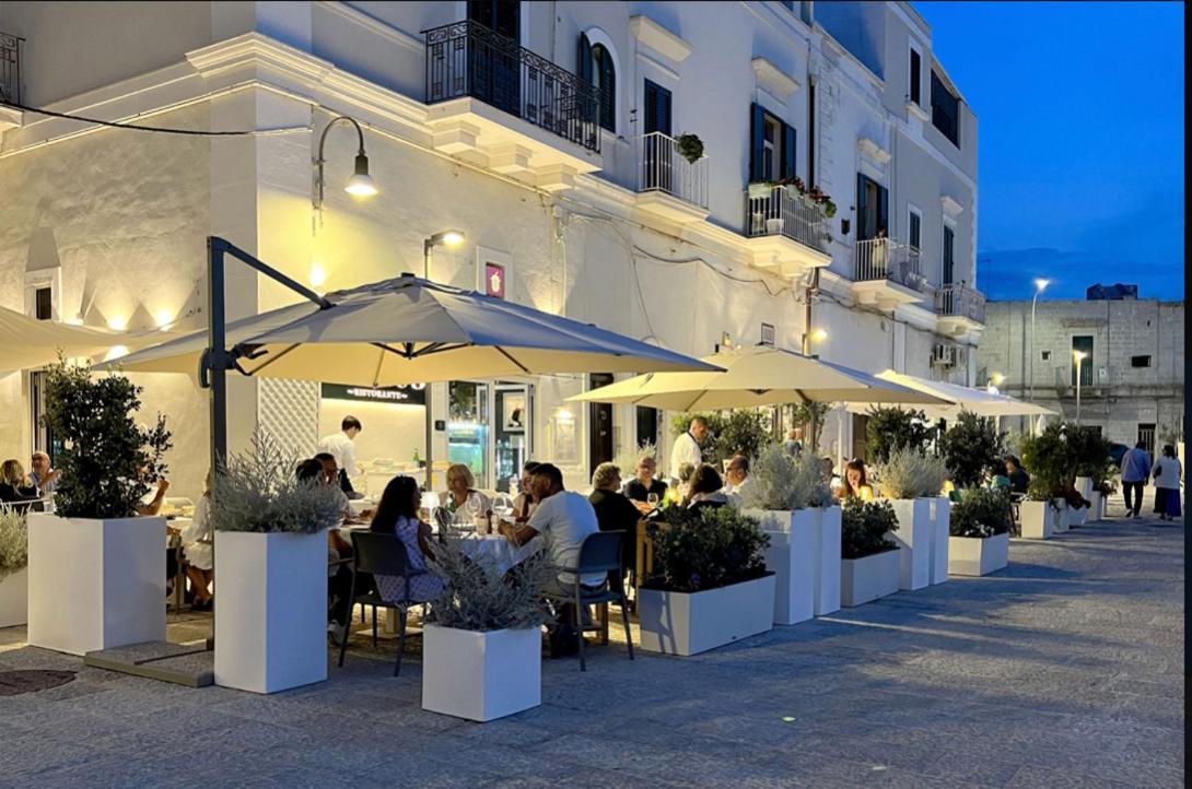 Polignano A Mare: Sulla Piazza Di Domenico Modugno Villa ภายนอก รูปภาพ