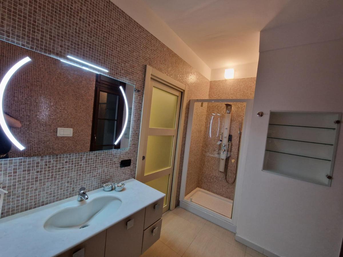 Polignano A Mare: Sulla Piazza Di Domenico Modugno Villa ภายนอก รูปภาพ
