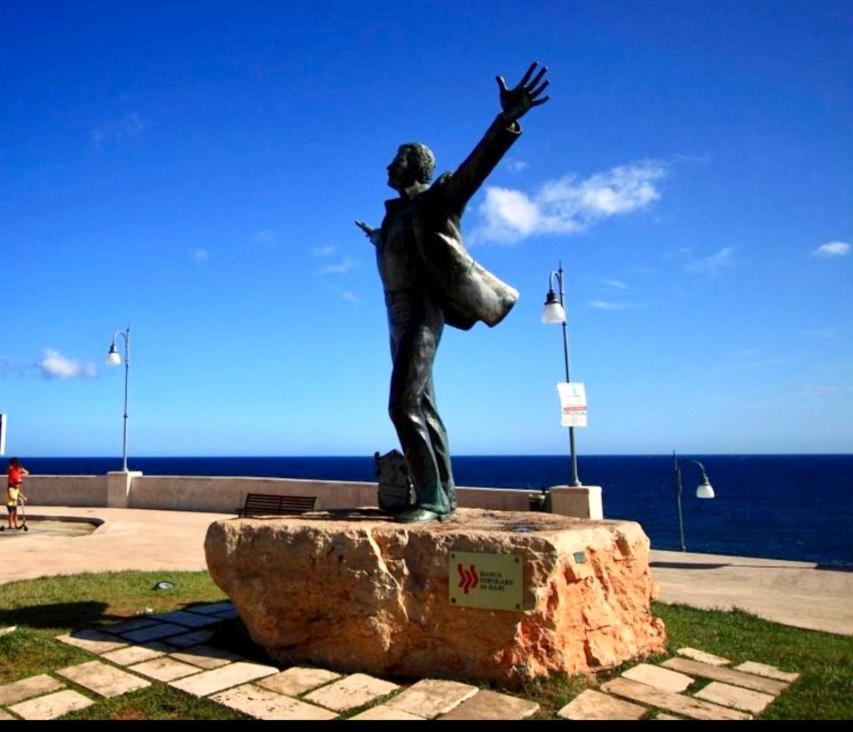 Polignano A Mare: Sulla Piazza Di Domenico Modugno Villa ภายนอก รูปภาพ